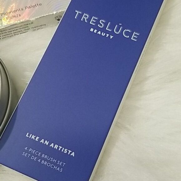 Pur Eyeshadow Palette Brush Set & Cleaner 3 Piece Makeup Bundle - Picture 3 of 11